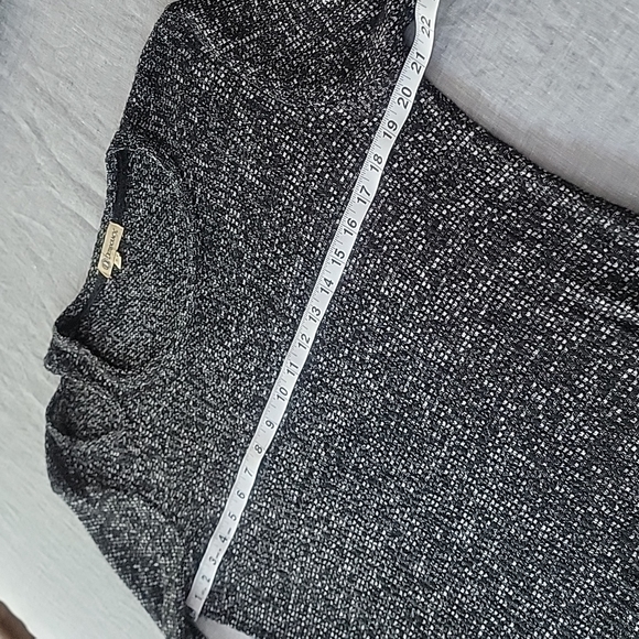 Democracy Cold Shoulder Asymmetric Knit Top - Picture 10 of 13